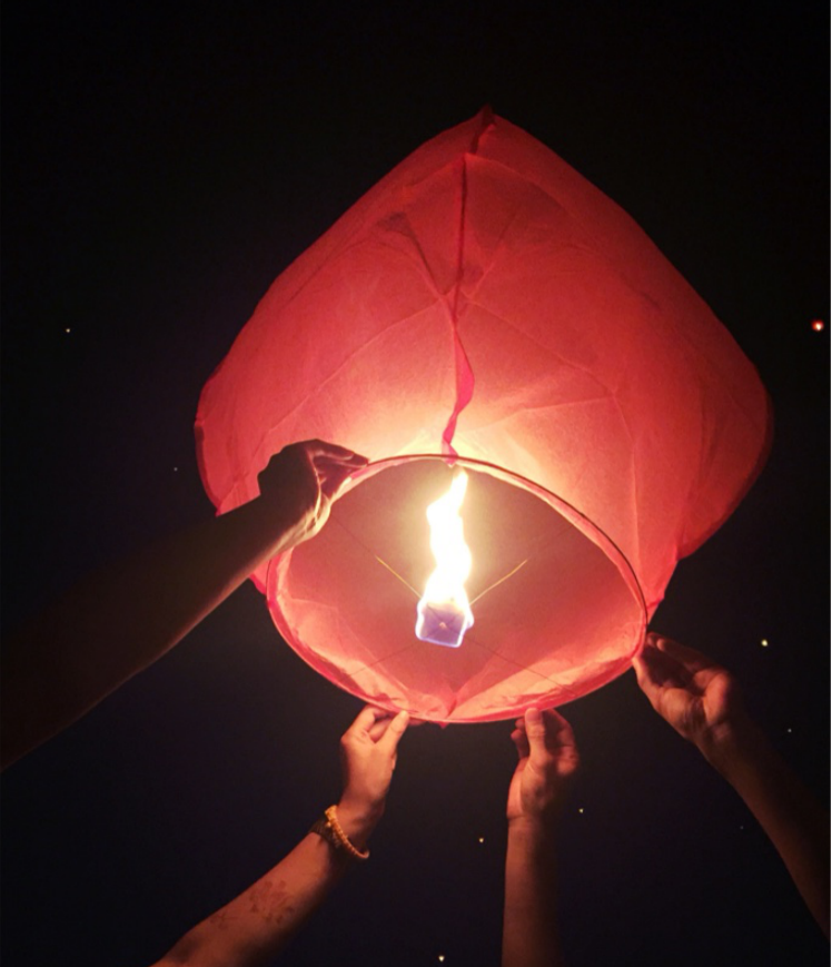 當銀都的＂大象＂遇上孔明燈